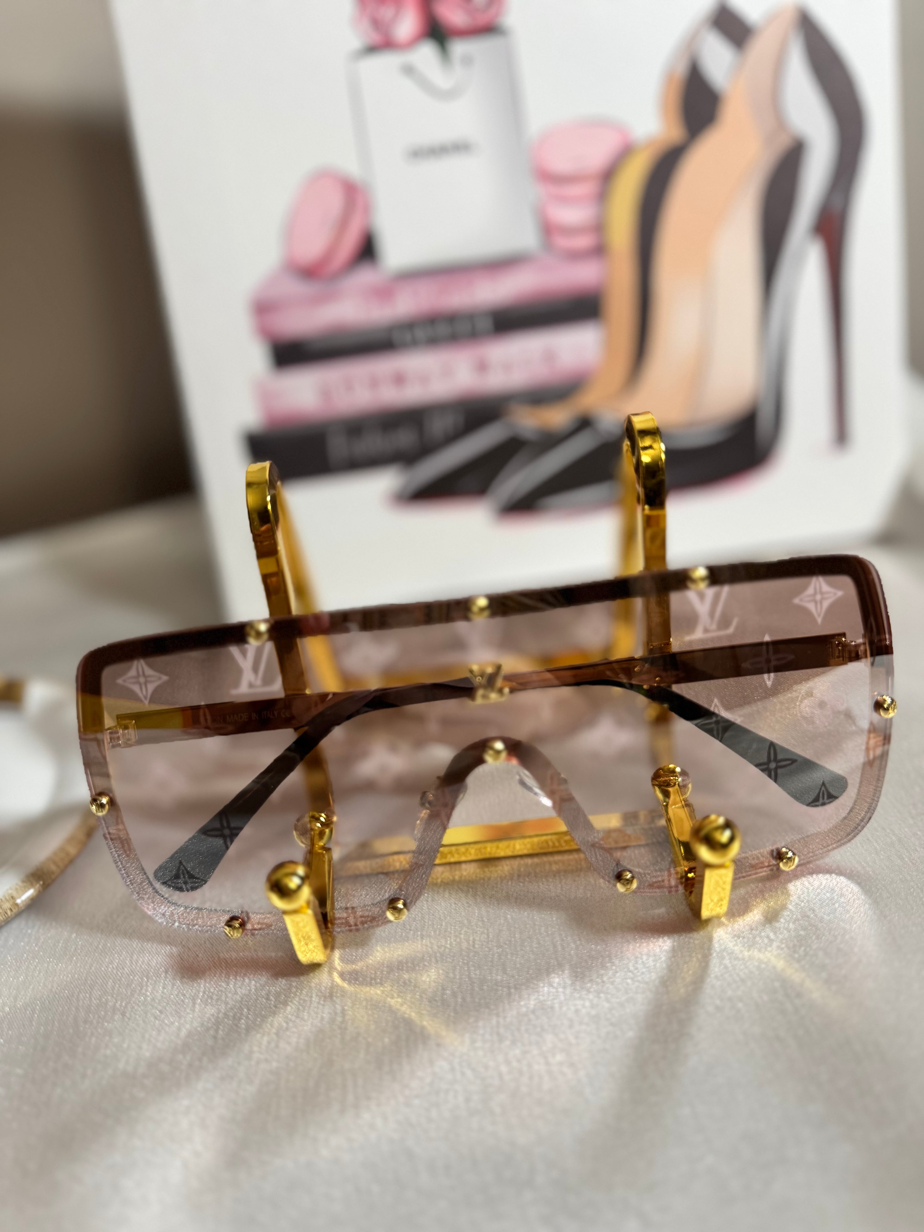 Blush Noir Oversized Sunnies