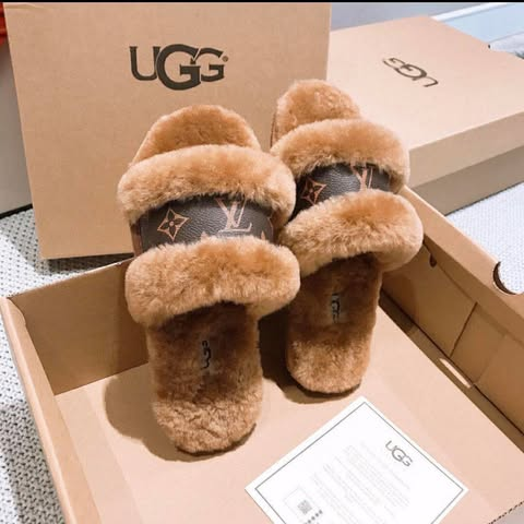 The Rae Après Luxe Slide-Presale